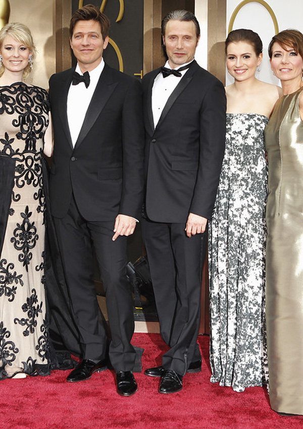 Actors at an awards ceremony